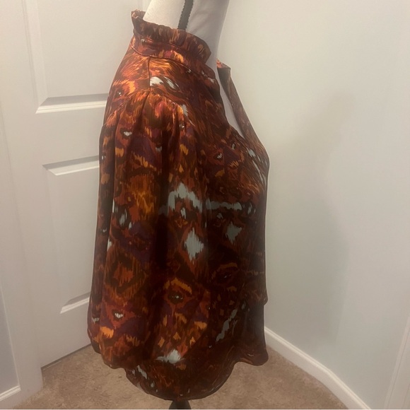 THML  
Nwt 
  
Abstract Blouse In Rust/Pink
Xsmall. - Picture 7 of 13